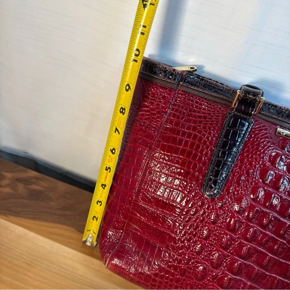 BRAHMIN Medium Asher Melbourne Croc Embossed Leather Red Lava Brown‎ Tote Bag